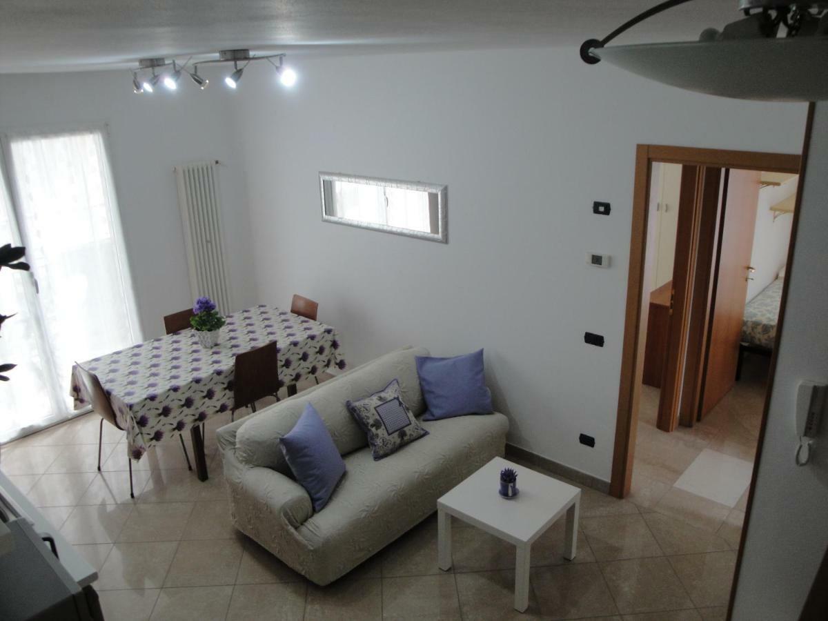 Aloe Beach Apartments, Ombrellone, Parcheggio E Uso Di Biciclette Gratis Rimini Exterior photo