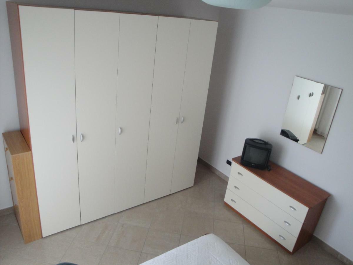 Aloe Beach Apartments, Ombrellone, Parcheggio E Uso Di Biciclette Gratis Rimini Exterior photo